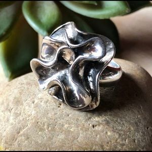 Silpada Blooming flower ring.